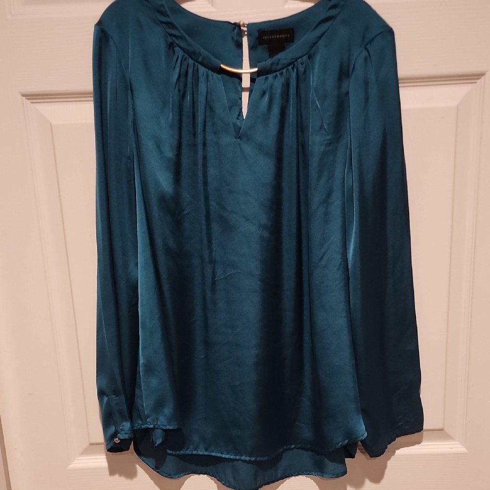 Chico's Green Blouse with Flutter Sleeves and Bib Collar